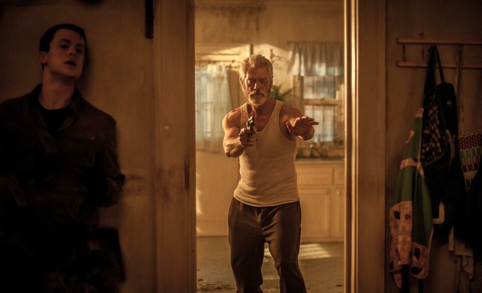 shot from "Don't Breathe"/2016/Fede Alvarez/Screen Gems, Stage 6 Films, Ghost House Pictures/Источник - Kinopoisk.ru