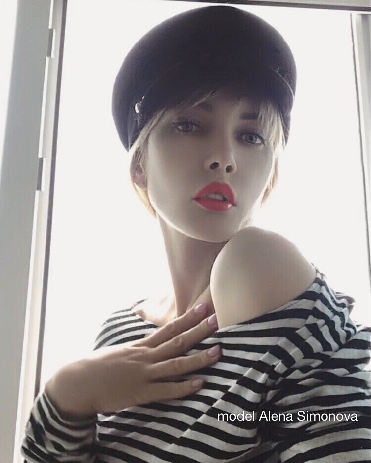 модель Алёна Симонова, селфи 