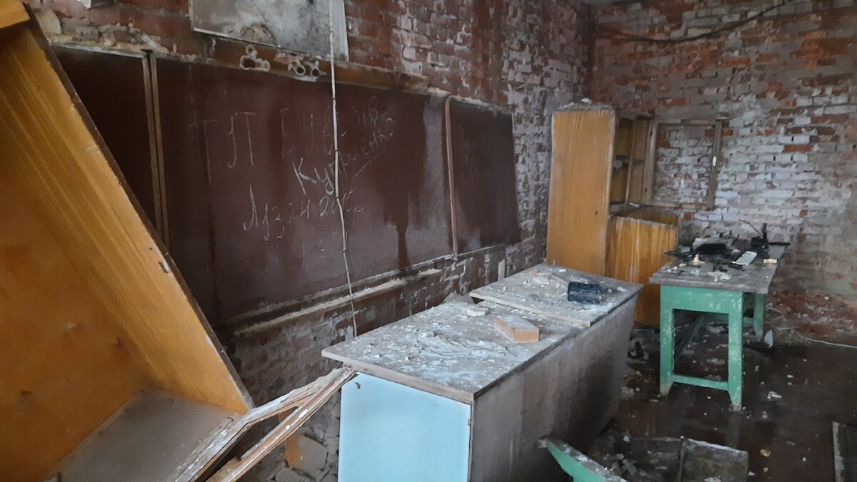 Школа в селе Толстый Лес