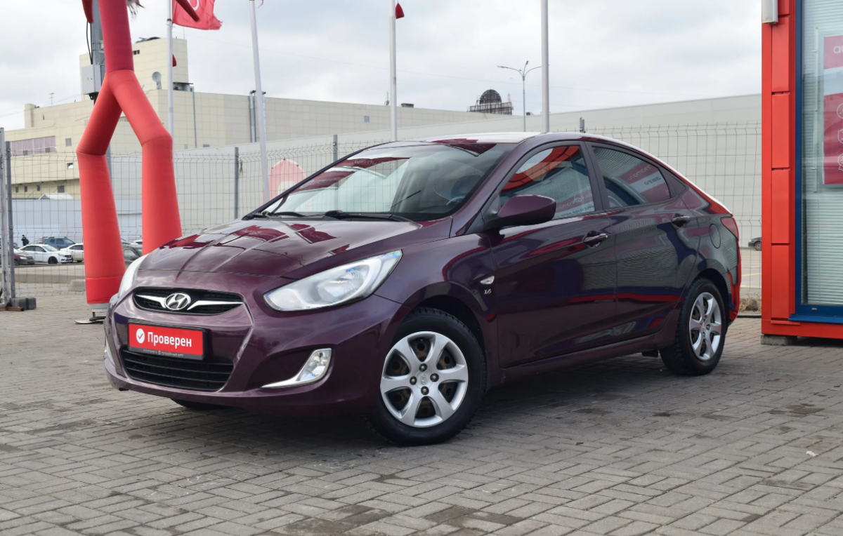 Hyundai Solaris неплохой автомобиль, но на вторичном рынке мало живых экземпляров за вменяемую цену