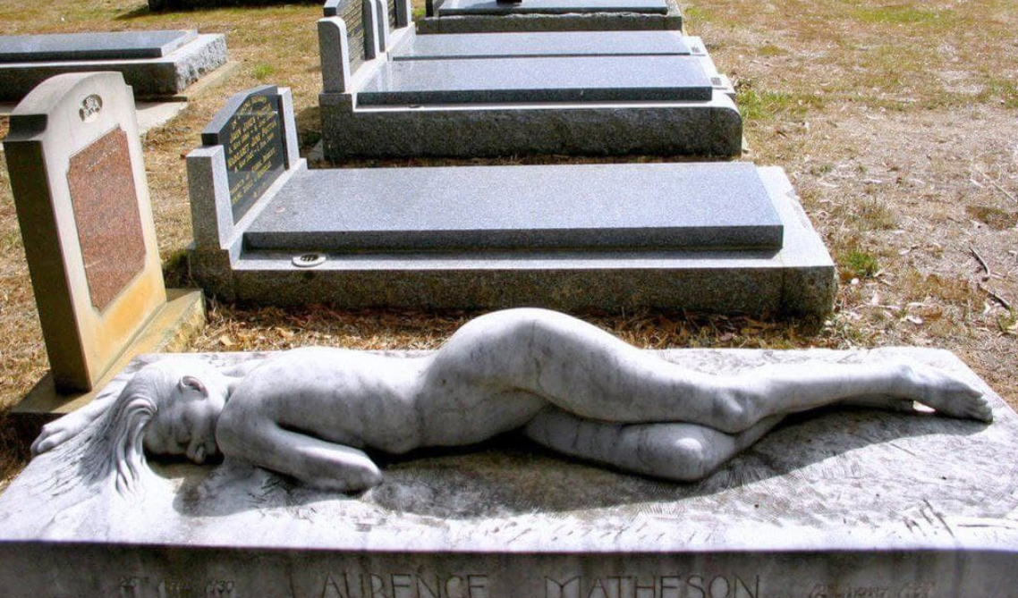 "Спящая". Скульптор - Питер Шиппергейн. Источник: гугл.картинки