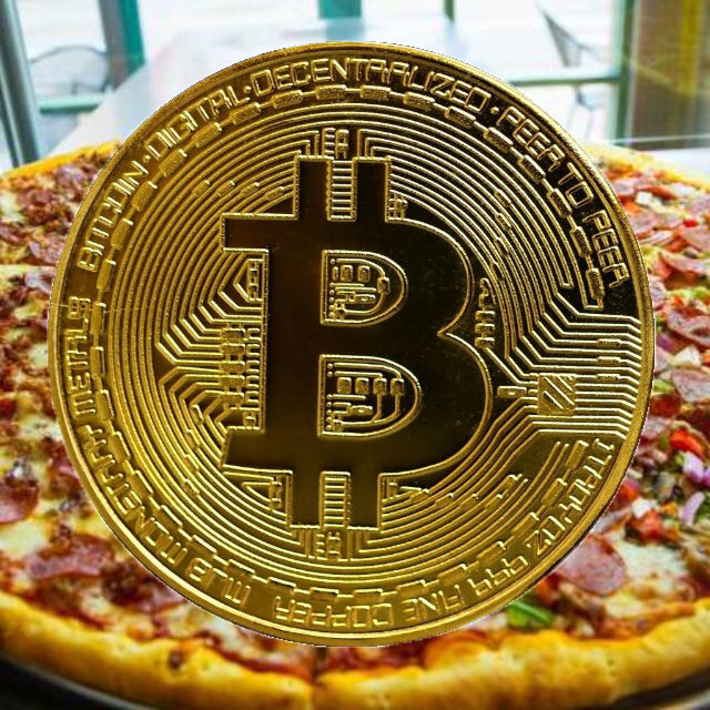 Американец купил пиццу за 10 000 биткоинов.