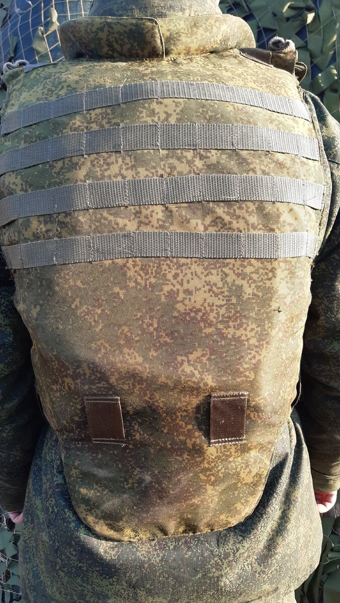 Бронежилет 6б23 солдата армии ДНР. Фото автора