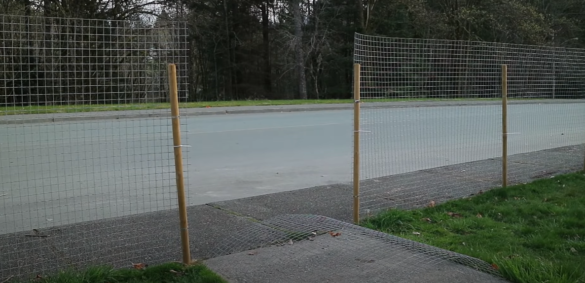 Забор свои функции выполняет