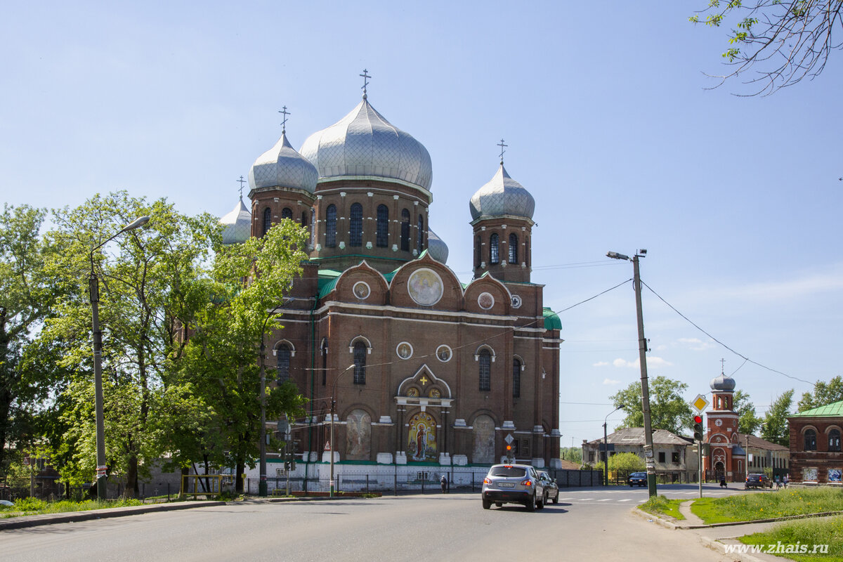 Будучи в Мичуринске и знакомясь с достопримечательностями этого славного города  мы, после осмотра Боголюбского кафедрального собора (о котором подробно рассказывали в нашей предыдущей публикации,...