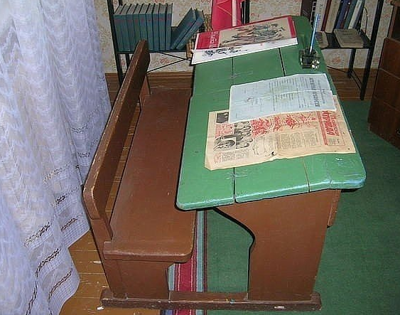 Вторая парта из моего школьного детства. Фото из интернета.