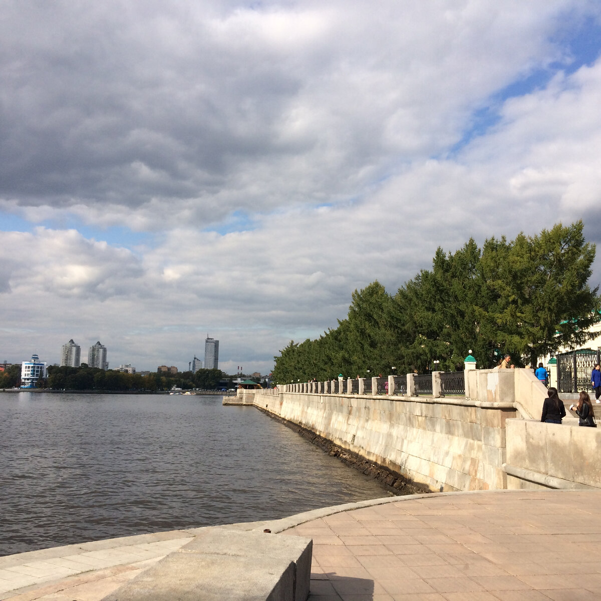 Набережная Екатеринбурга.