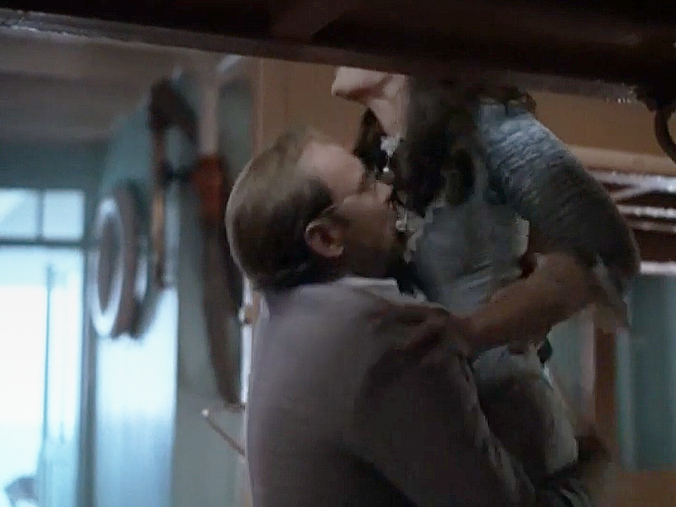 - Я ваш хозяин! - Кадр из фильма "Жестокий романс" (1984 г., реж. Э. Рязанов)