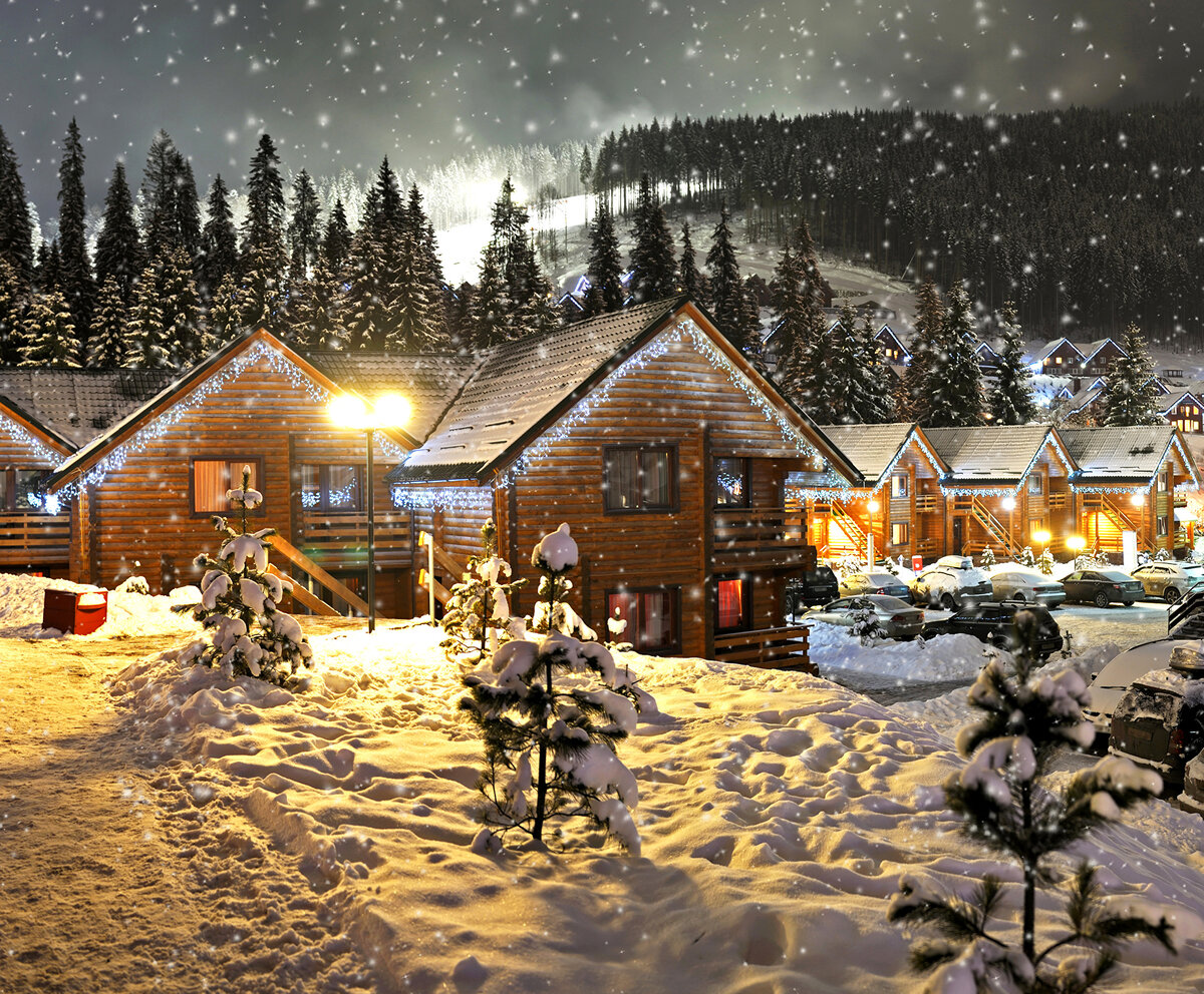 Источник https://s1.1zoom.ru/big7/809/Winter_Houses_Christmas_464482.jpg