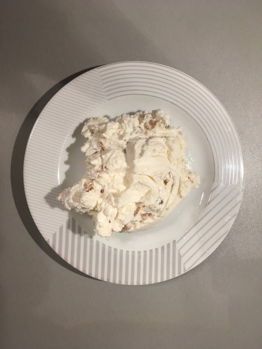Творог с изюмом 