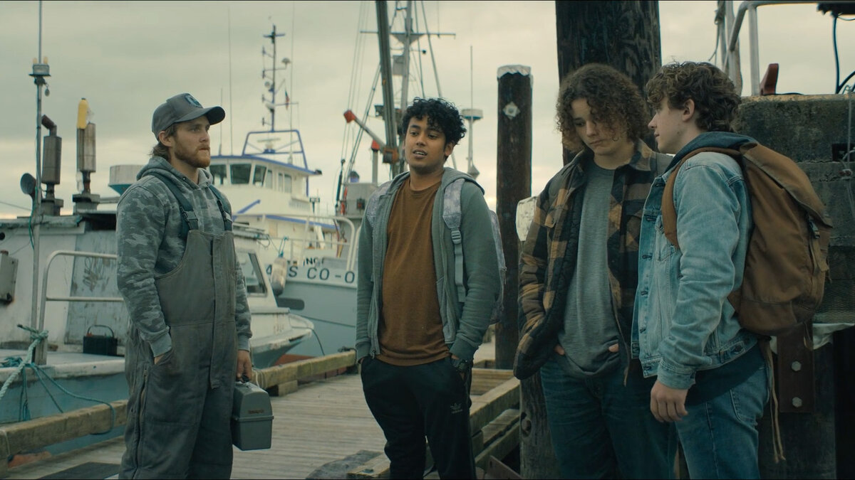 Кадр из телесериала "Полуночная месса" 