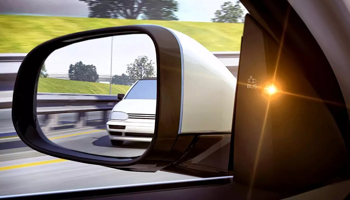 При езде нельзя забывать о "мертвых зонах"