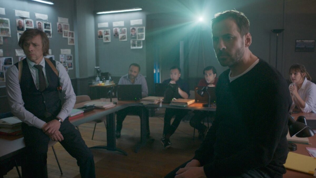 Сериал "Богомол" (La Mante). Картинка взята с сайта Кинопоиск: https://www.kinopoisk.ru/picture/3244314/