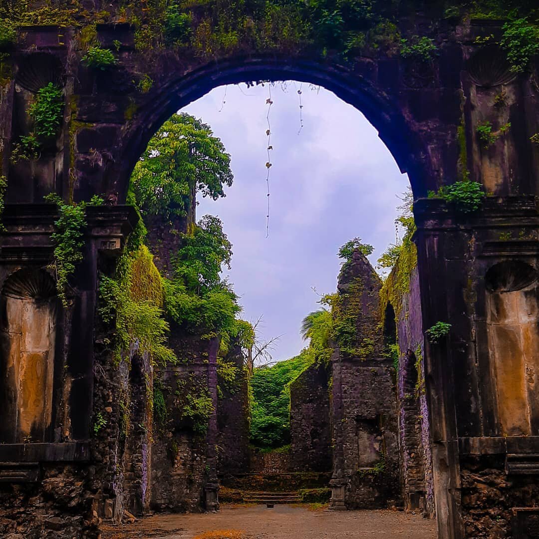 Город-форт Бассейн.