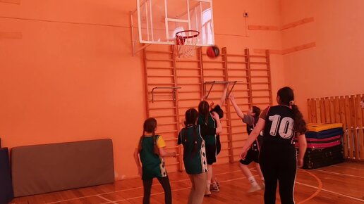 Японская спортивная школа тренируется усе