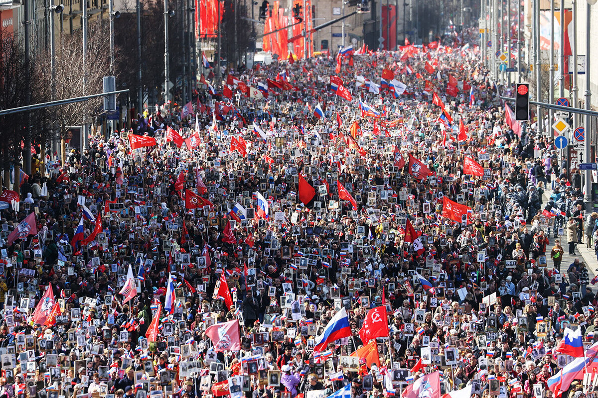 "Бессмертный полк" 2022. Объединение народа налицо, несмотря на элиту и неопределившихся Фото Яндекс.Картинки.