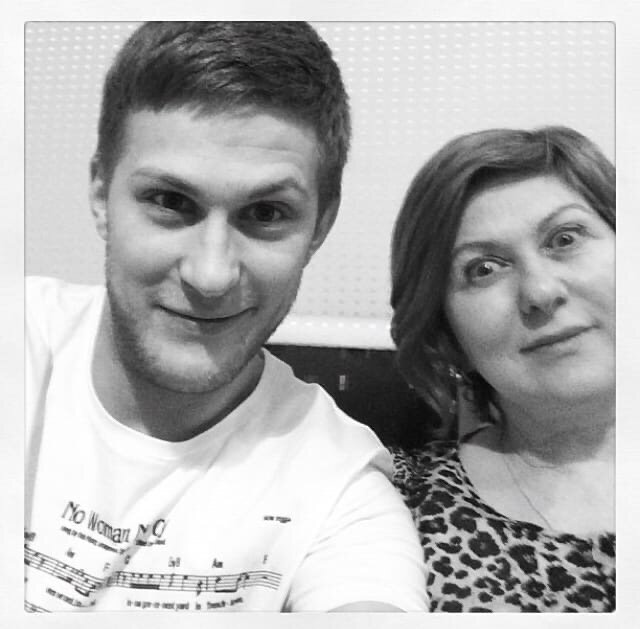 Павел Чинарёв с мамой.
