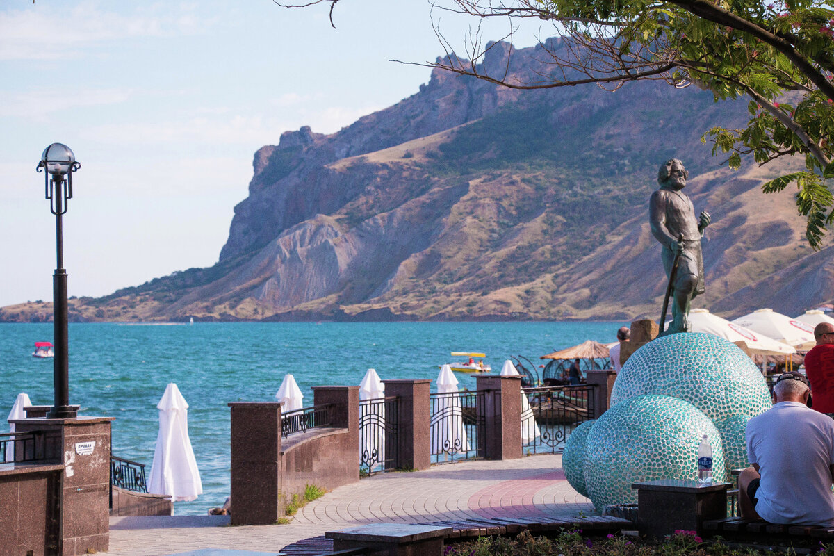 Летний Коктебель // Фото: Дмитрий Погребняк