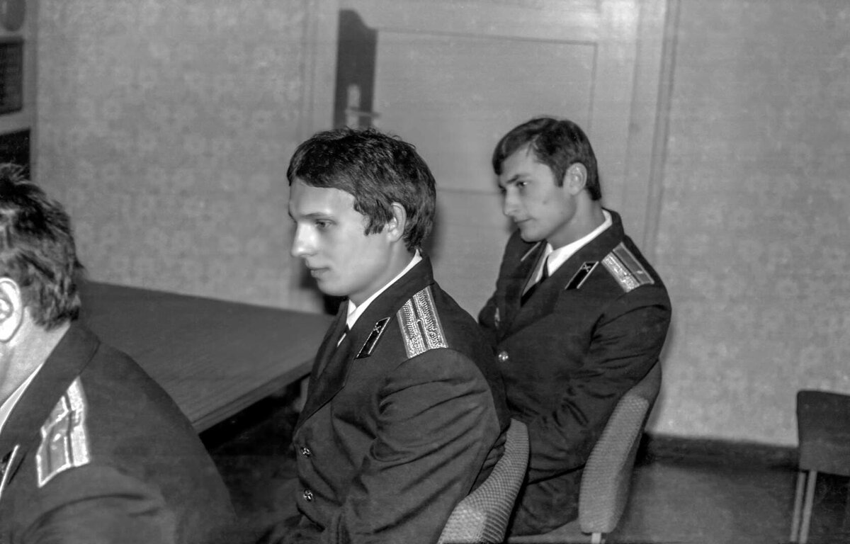 молодость...