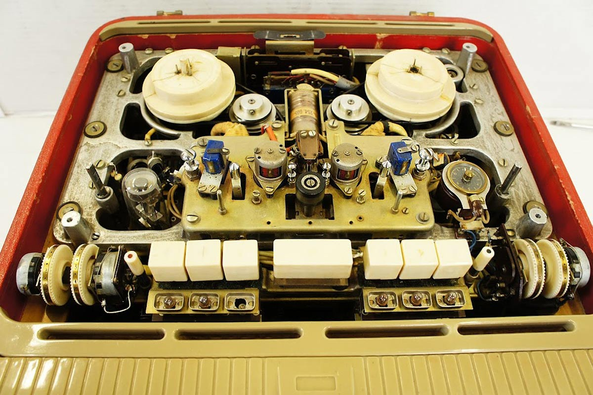 Магнитофон романтик 306-1. Магнитофон аккорды. Стационарный катушечный магнитофон. Катушечный магнитофон илеть 101. Магнитофон superscope.