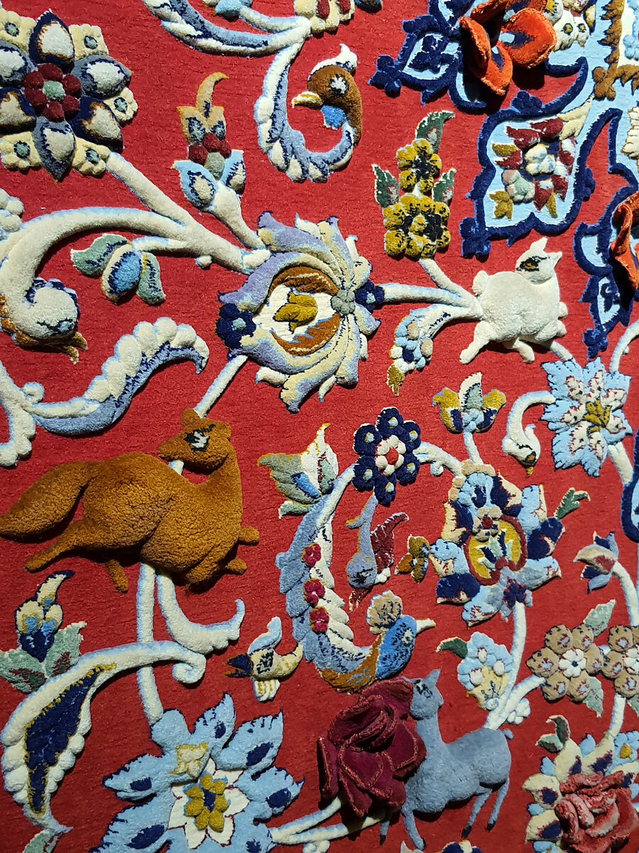 Каких чудес только не увидишь! 3-d Ковер! с выпуклым орнаментом!