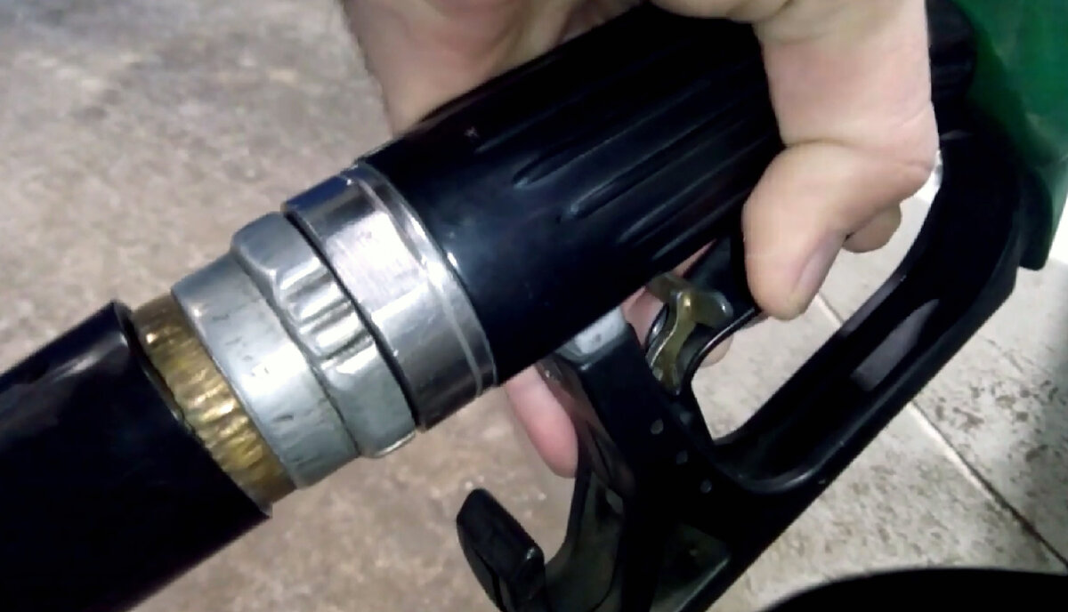 Как я избавился от постоянного отщёлкивания пистолета на АЗС, и всем ...