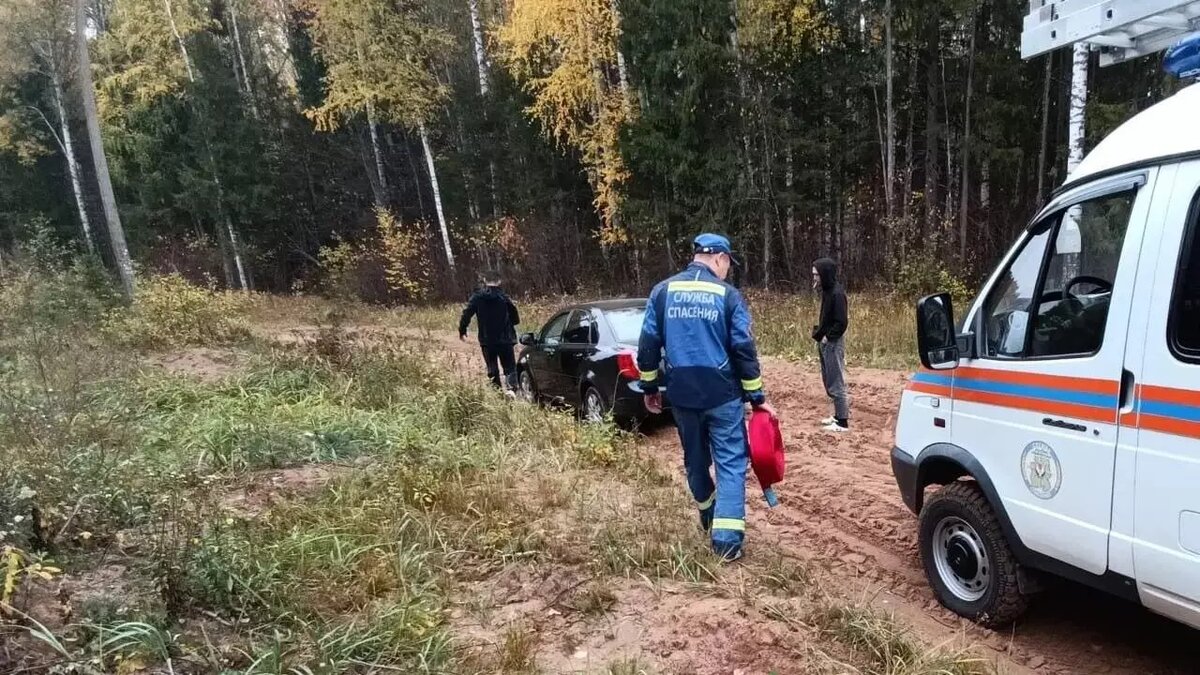     Три человека заблудились в Удмуртии, слепо доверившись спутниковому навигатору. Об этом сообщили в Поисково-спасательной службе региона.