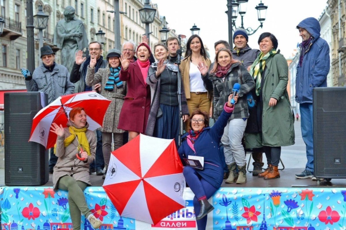    В литобъединение «Пиитер» приходят творческие личности любых возрастов в стремлении найти свою среду.