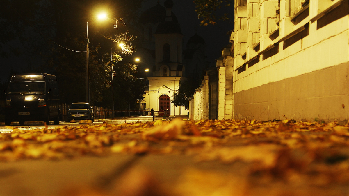Рано утром, воскресенье. Осенняя дорога в Полоцкий монастырь св. Евфросинии