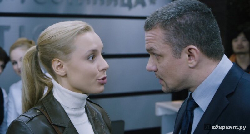 "Она любит белые розы". Кадр из фильма "Вот это любовь".