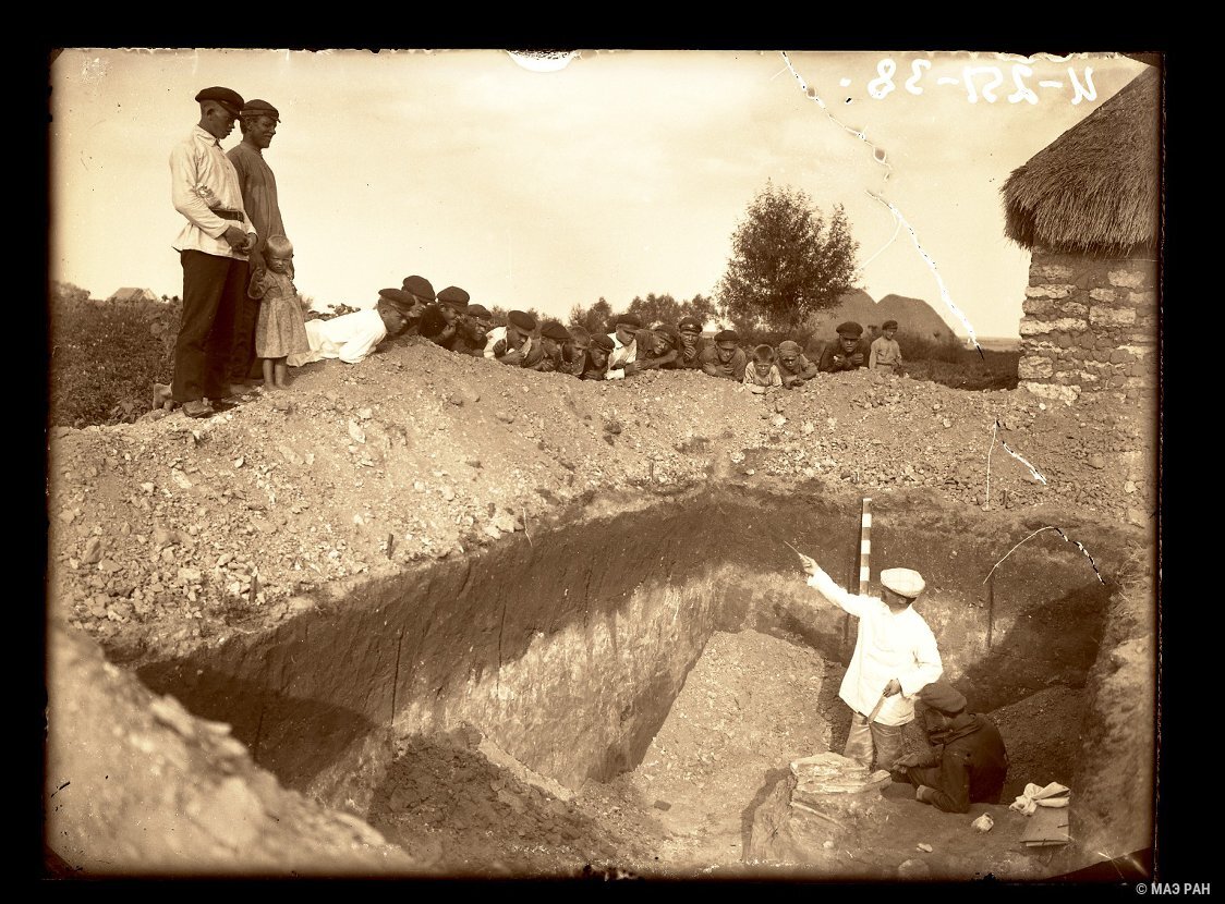 На раскопках Гагаринской верхнепалеолитической стоянки