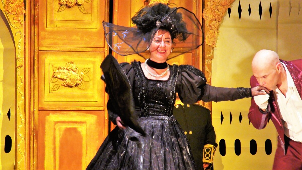 Спектакль "Ах, Чичиков!" Губернаторша.