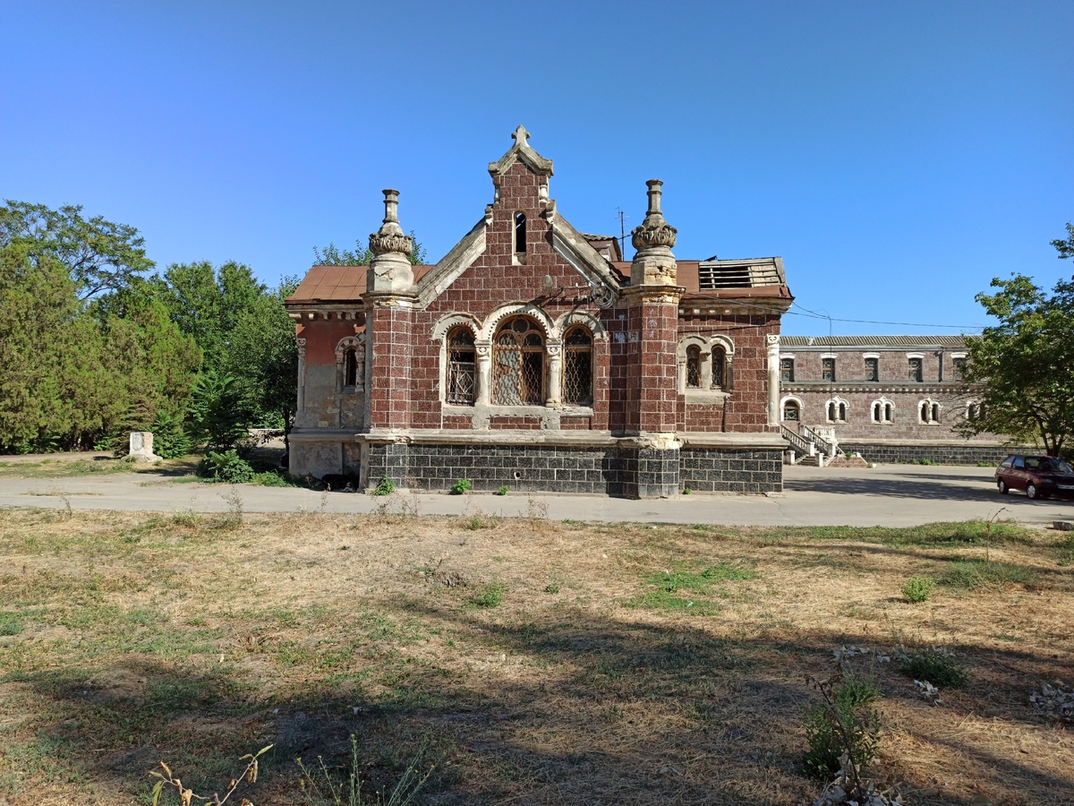  Здание царской постройки. Куяльник