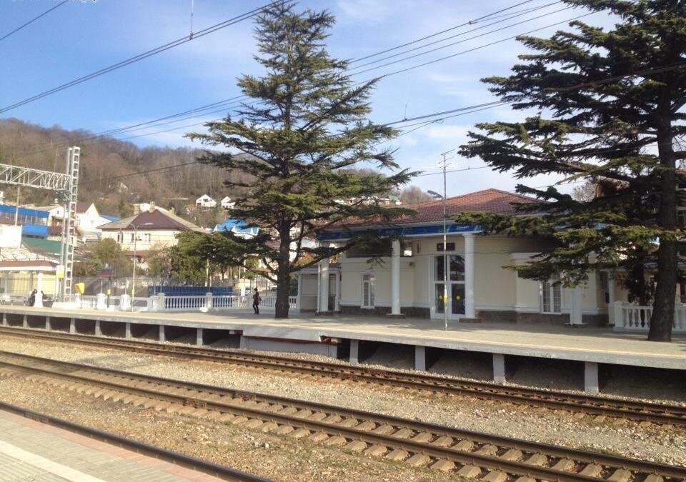 Дагомыс железная дорога. Дагомыс лоо. Дагомыс пляж железная дорога. Платформа дагомыс. Лоо дагомыс жд.