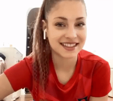 Алёна Косторная (gif файл автора, источник - instagram.com/kostornaia.team/)