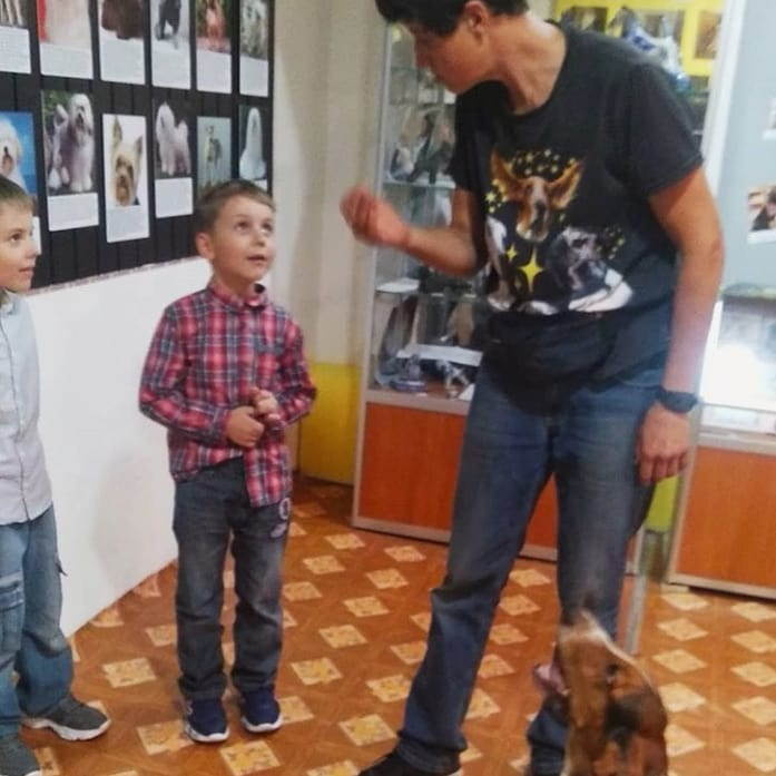 Постигаем азы дрессировки (фото Музея Собаки)