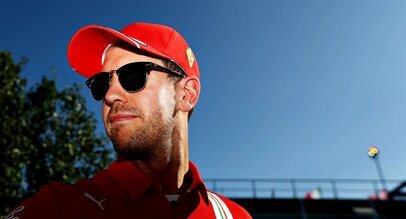 
В своей карьере пилот сумел стать четырёхкратным чемпионом мира, причём все его достижения связаны с командой «Red Bull». Затем Феттель перешёл в команду «Феррари», за которую выступал на протяжении пяти лет, начиная с 2015 года.