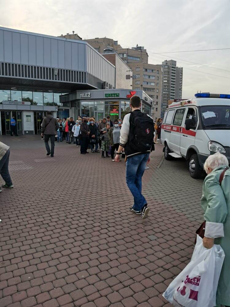 Все эти люди не изучили вопросы по вакцинации и верят в ее чудодейственный эффект