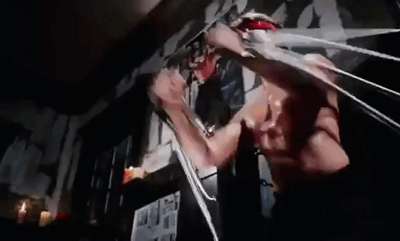 Тот самый удар - удар небывалой мощи и красоты... (фото: авторский снимок экрана с кадрами фильма "Не отступать и не сдаваться")