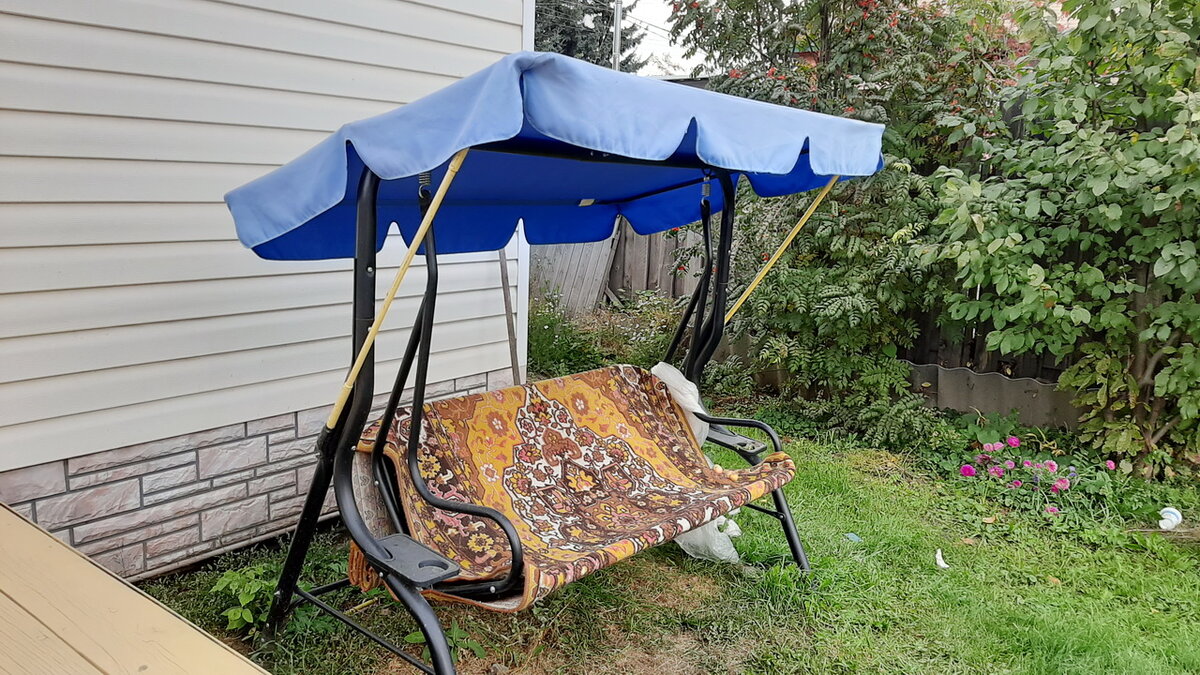 Качели после замены материала сидения