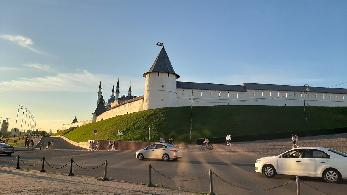 Вид на Кремль со стороны улицы Баумана