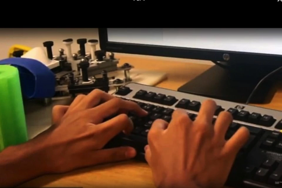 В ходе эксперимента было доказано, что шестипалые люди быстрее всё делают, чем пятипалые и могут, например, одной рукой завязывать шнурки.