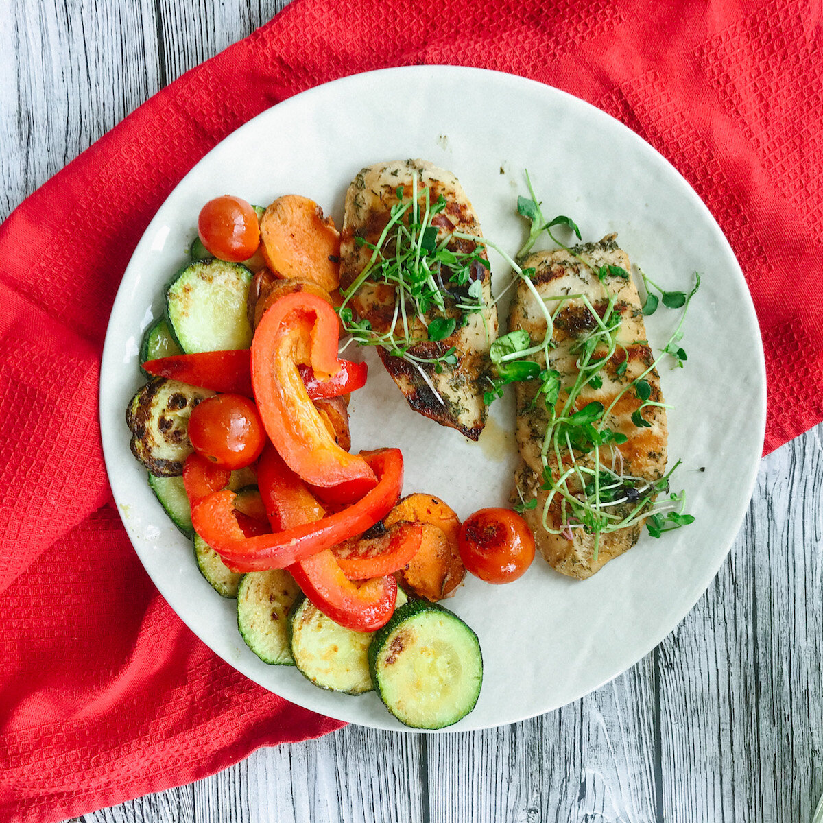 Добавьте свежую зелень для придания дополнительного вкуса