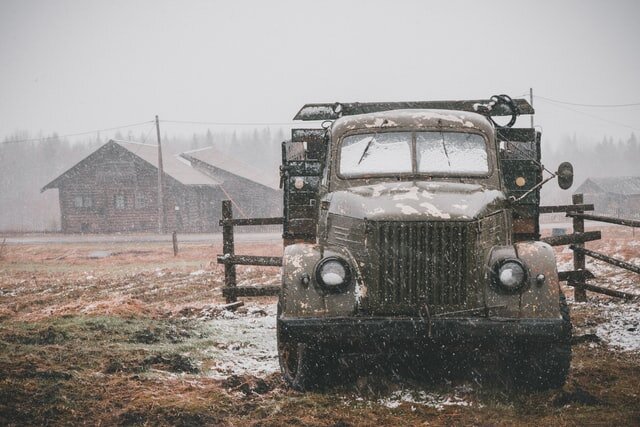 фото Artem Maltsev. Помните фильм "Живёт такой парень" - там все авто с Ленд-Лиза
