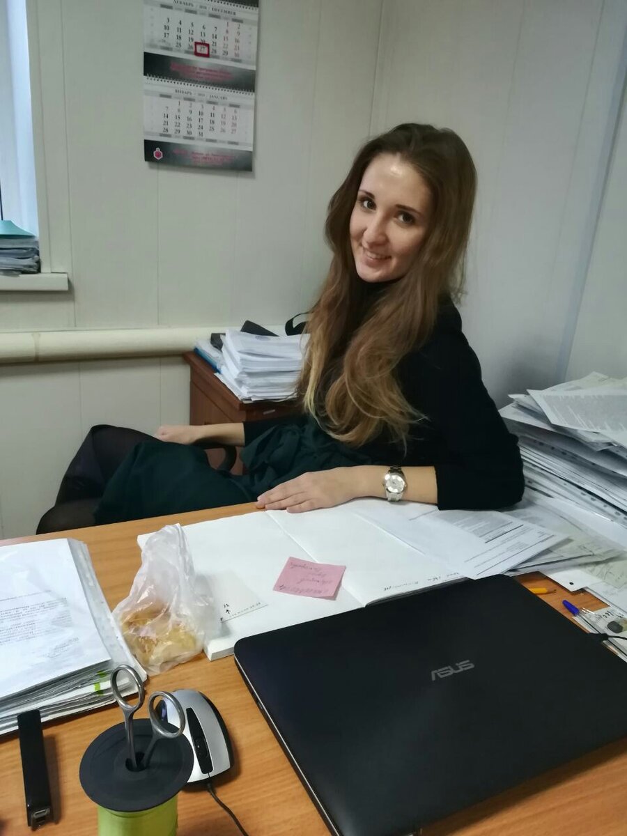 Я в должности ведущего специалиста крупной компании и в поисках приключений...