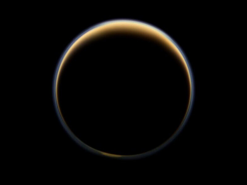 Фото: NASA/JPL-Caltech/Space Science Institute / Ночная сторона Титана. Снимок "Кассини" 