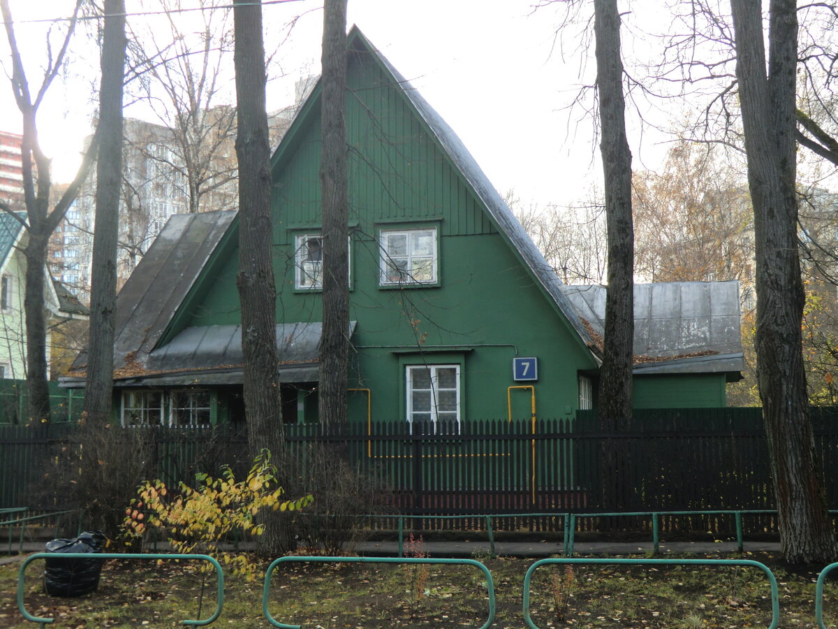 Россия. Москва. Сокол. Поселок Художников