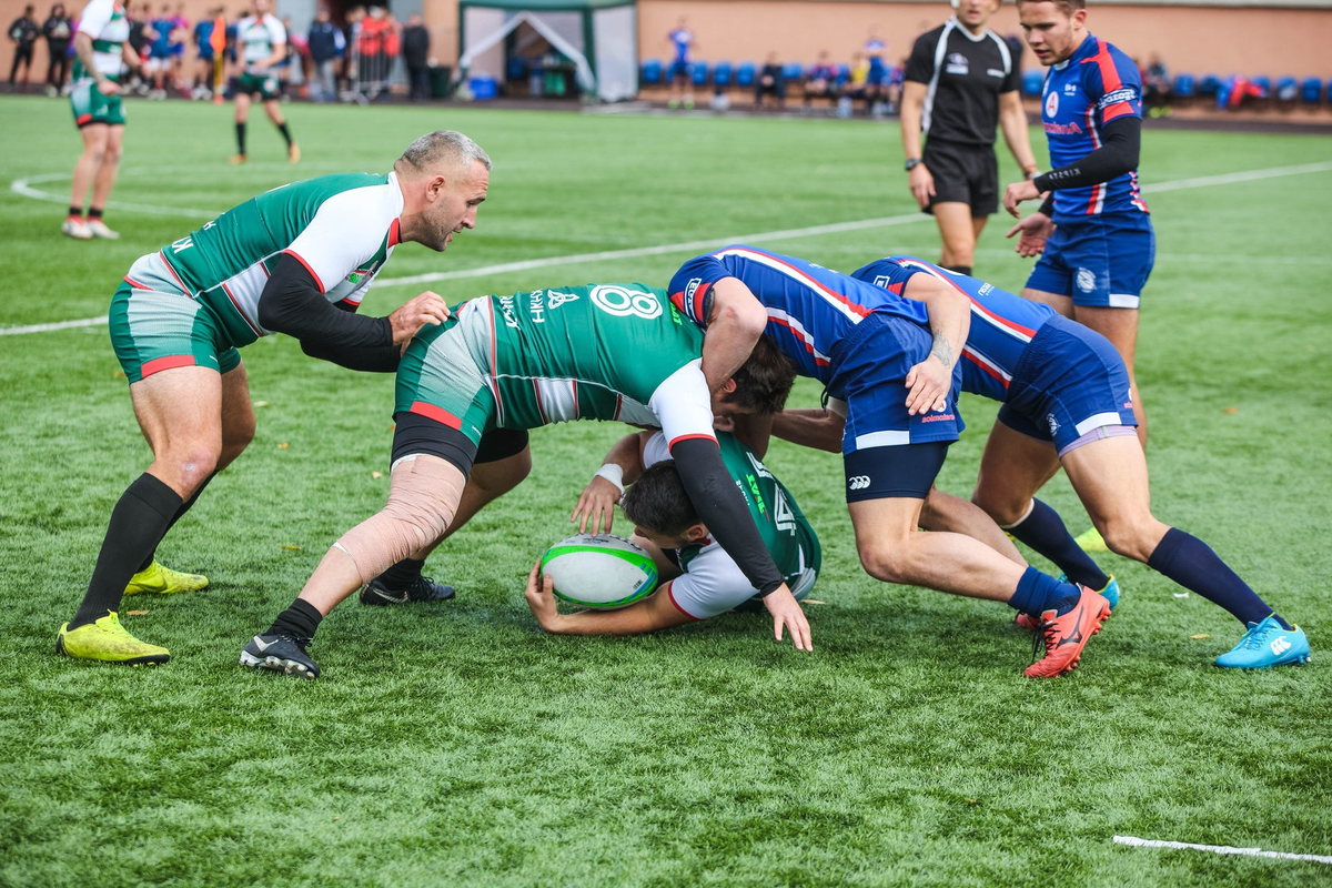 Man playing Rugby