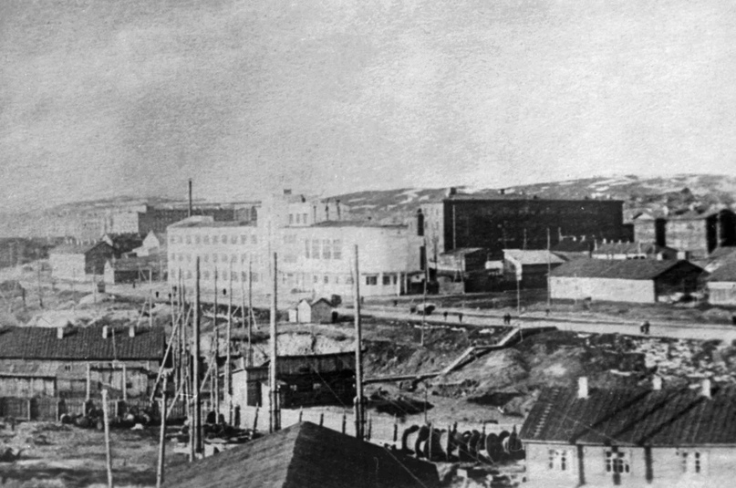 30 мурманск. Мурманск 1930 год. Мурманск в 1982 году. Мурманск 1933. ПИНРО Мурманск 1930 годы