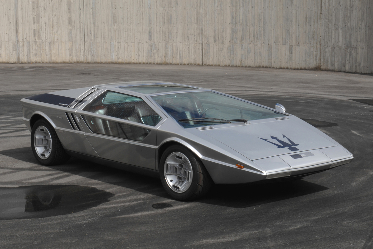 Привет друзья, сегодня поговорим о футурестично- фантастическом автомобиле 70х годов 20 века Maserati Boomerang .